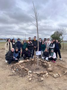 Lee más sobre el artículo Los alumnos del IES Ciudad de Haro han realizado una actividad de medioambiente dentro del proyecto del plan lector ‘Tirar de la lengua’.