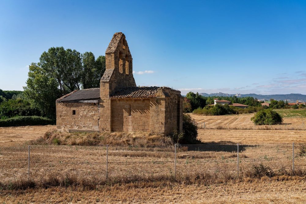 Lee más sobre el artículo El Ayuntamiento de Casalarreina compra la Ermita románica de San Román de Ajuarte.